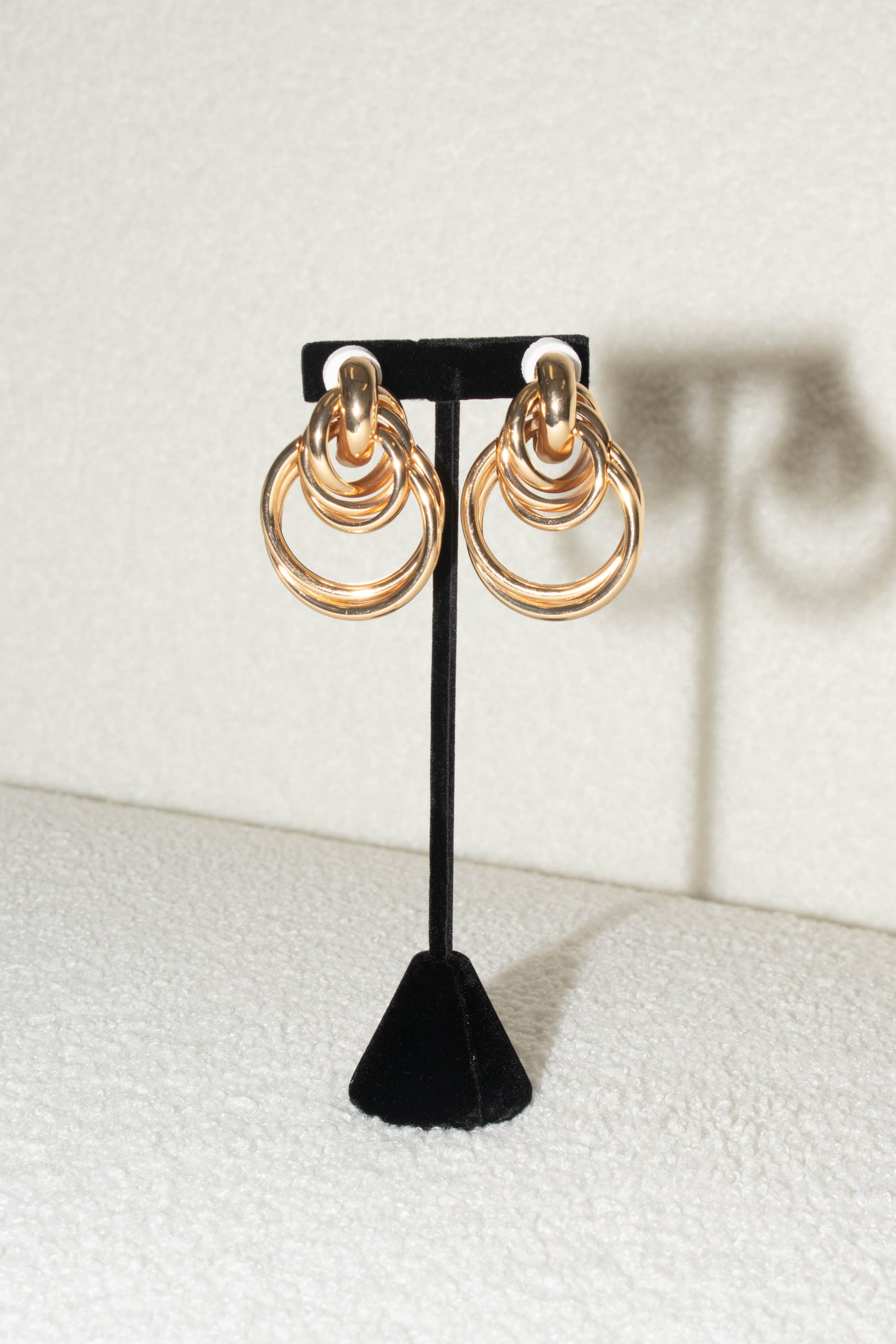 NIA GOLD LOOP STUDS